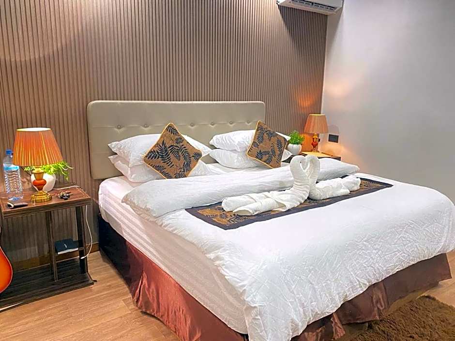 Himeyn Beach Inn - Ocho Homes by Eight Continents