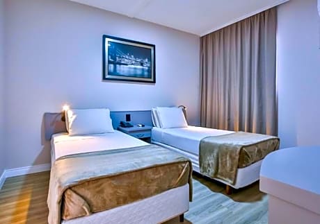 Superior Triple Suite - 3 single beds