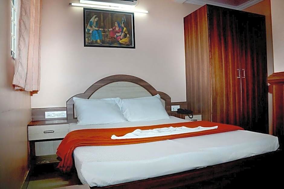 Sri Shambhavi Comforts Apartment