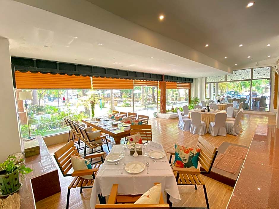 E-outfitting Golden Country Hotel