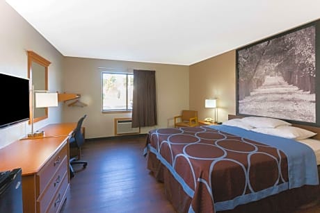 Queen Room - Mobility Access/Non-Smoking