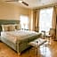 Harbor House Inn
