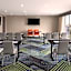 Holiday Inn Express & Suites Woodside LaGuardia Airport By IHG
