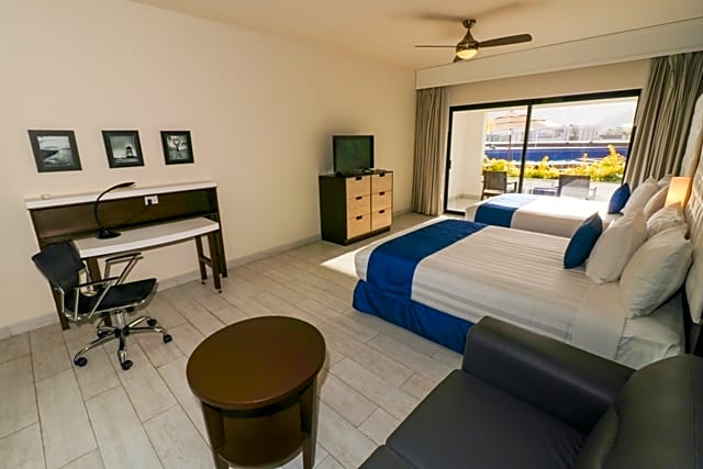 Medano Hotel and Suites