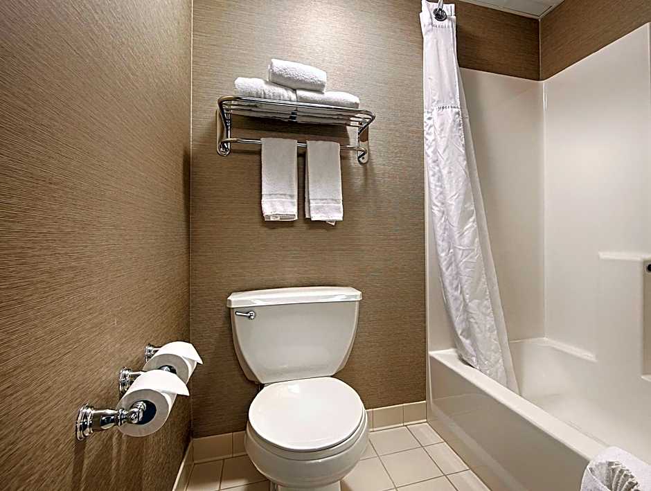 Baymont by Wyndham Brooklyn Center