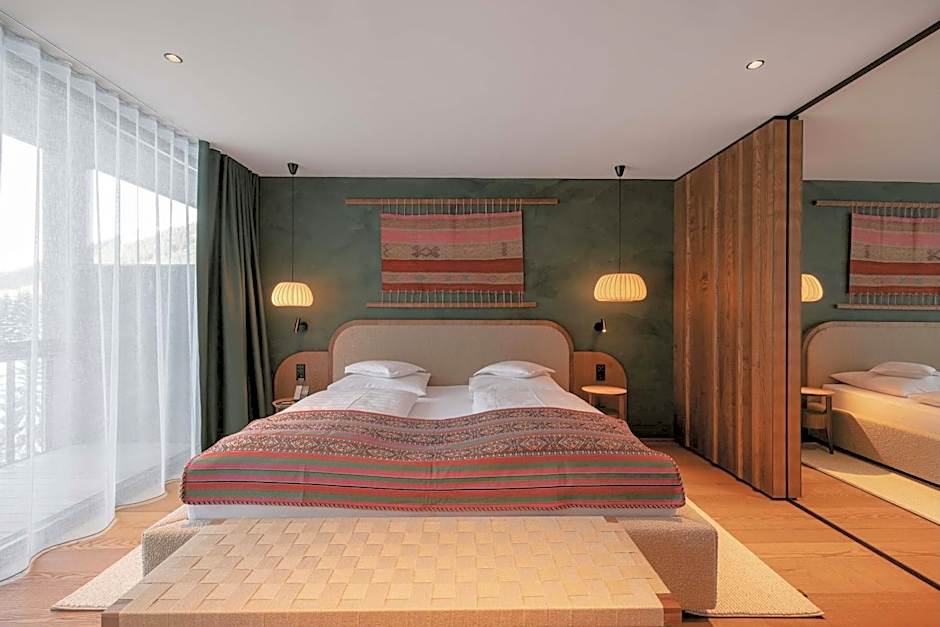 New Hotel Kristberg in Lech with SPA, outdoor pool and view