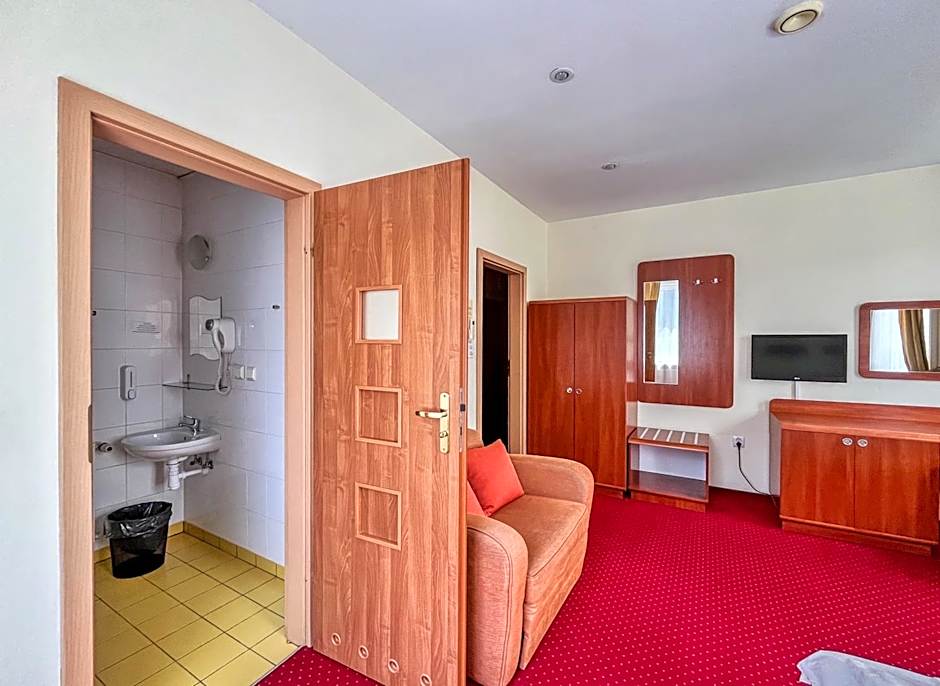 Fry House Hostel - 15min to Dworzec Zachodni, 5min to Klub Progresja