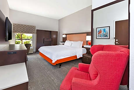 King Room with Accessible Tub - Mobility and Hearing Access/Non-Smoking