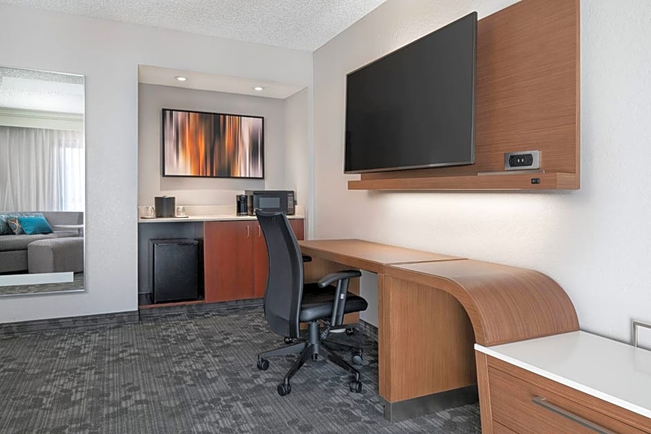 Courtyard by Marriott Las Vegas Convention Center