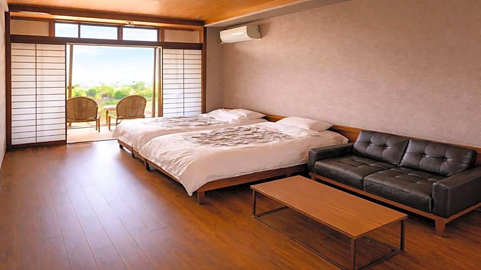 Photo 1 of 1 of 2 Beds