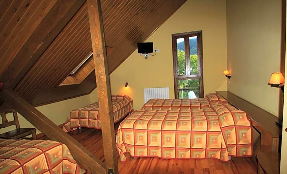 Hotel, Bungalows y Camping Viu