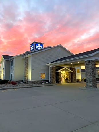 Cobblestone Hotel & Suites - Broken Bow