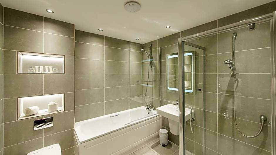 The Royal & Fortescue Hotel