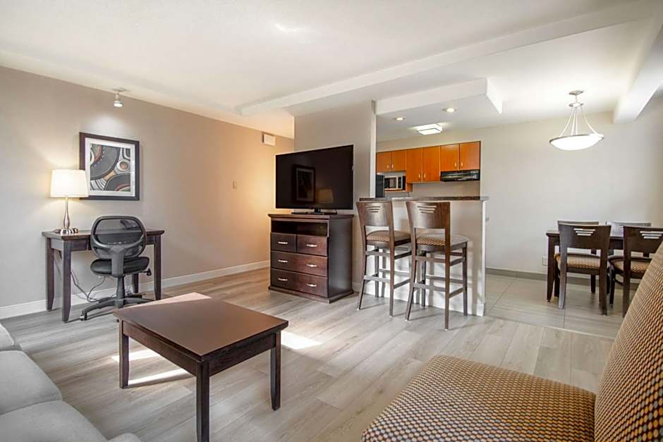 Coast Calgary Downtown Hotel & Suites by APA