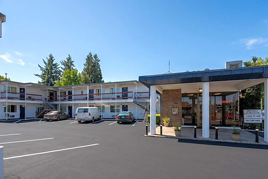 Travelers Inn by OYO Longview Kelso