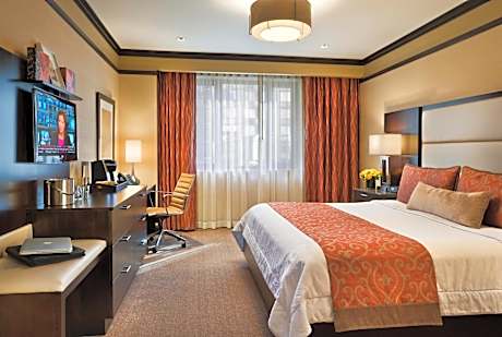 Deluxe Queen Room