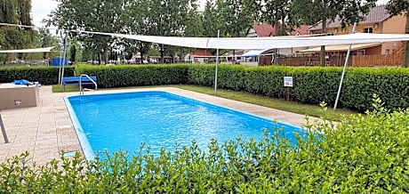 Stég Stúdió Stb. .