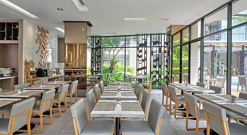 Altera Hotel and Residence by At Mind