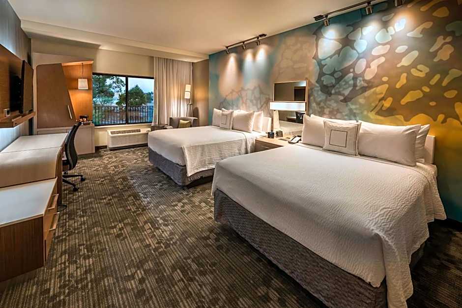 Photo 1 of 2 of 2 Queen Beds, River View