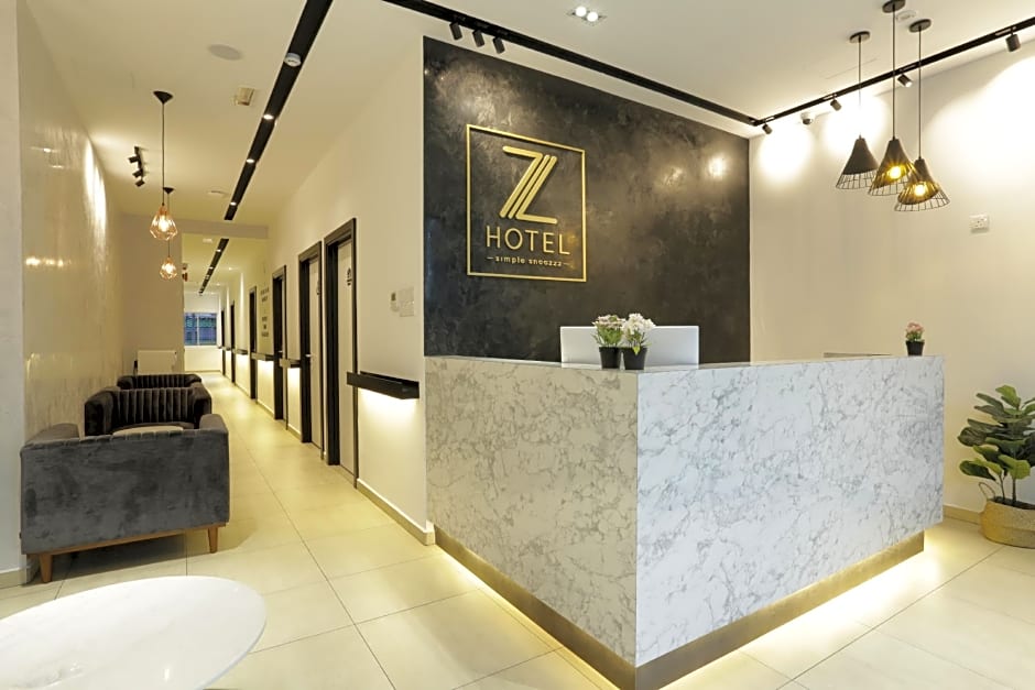 Z Hotel Ara Damansara, LRT, Mall, Airport
