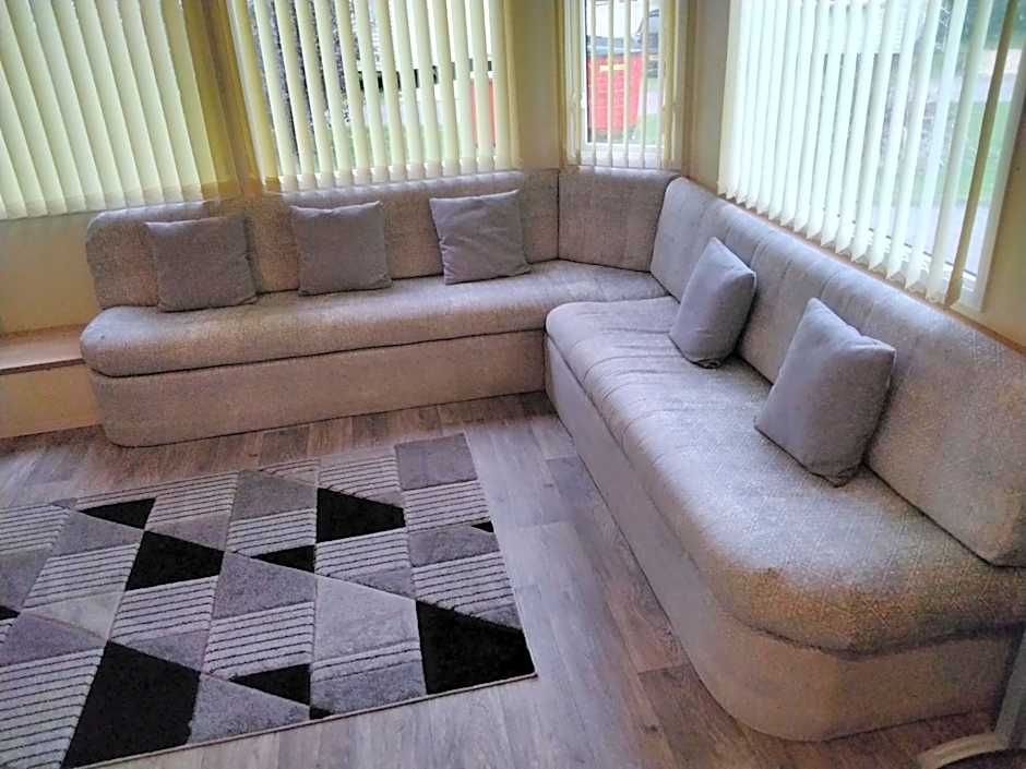 19 Laurel Close Highly recommended 6 berth holiday home with hot tub in prime location