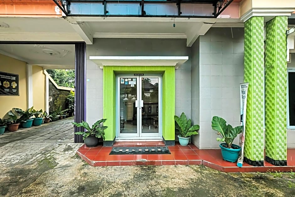 OYO 92482 Hotel Permata 1
