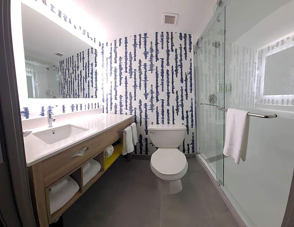 La Quinta Inn & Suites by Wyndham Lexington Park