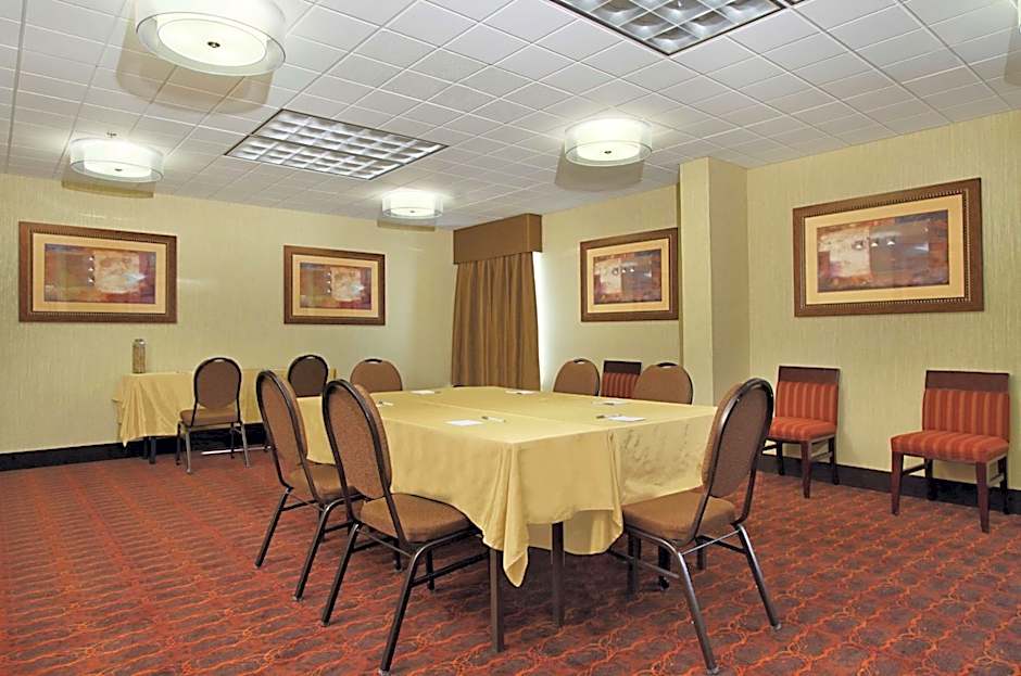 Hampton Inn By Hilton Columbus-Airport