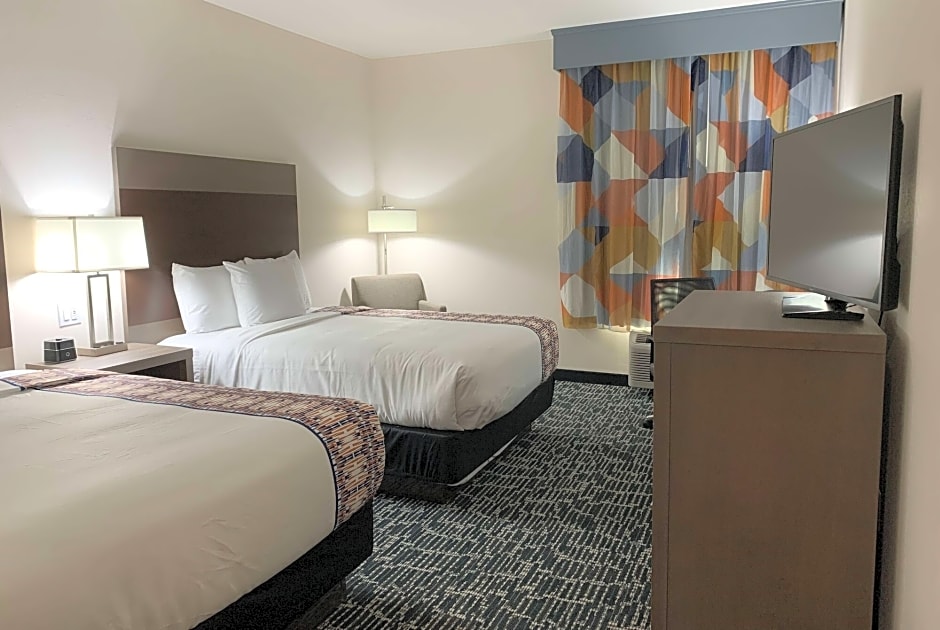 La Quinta Inn & Suites by Wyndham-Red Oak TX IH-35E