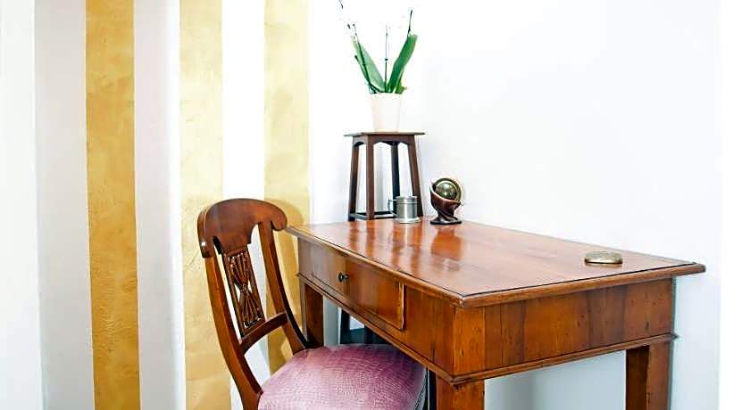 Giardino Giusti House & Court