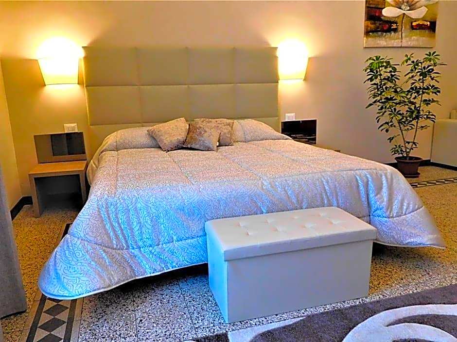 Moonlight HoteleSuites