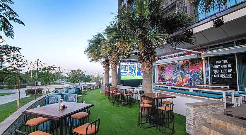 Yas Plaza Marina By Ihg