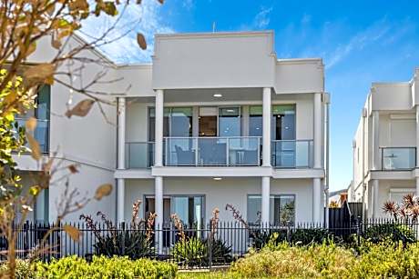 Views on Seascape - Beachfront accommodation