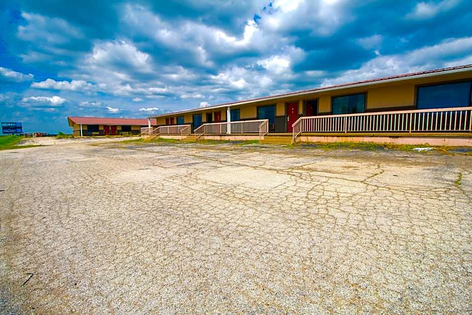 American Best Inn By OYO I-35 Perry