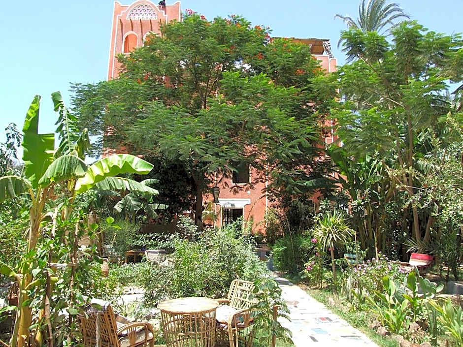 El Fayrouz Hotel