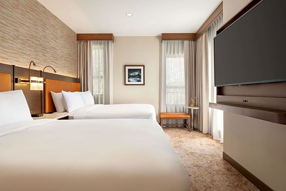Hoodoo Moab, Curio Collection by Hilton – Moab, UT