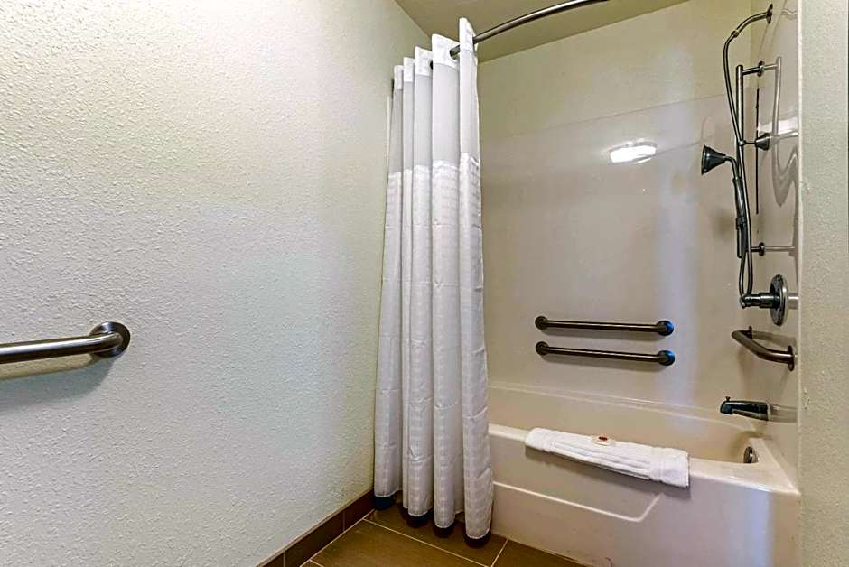 Comfort Inn & Suites near Route 66