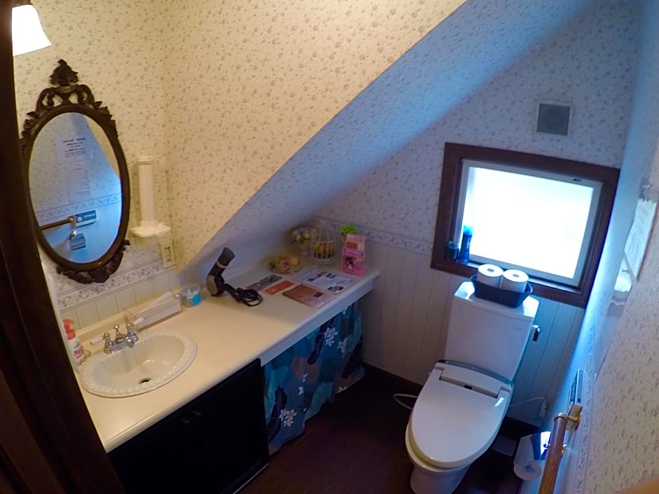 Iza Kamakura Guest House And Bar