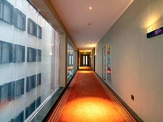 Myfeel Hotel (Ningbo Tianyi Square, Xingning Road Metro Station)