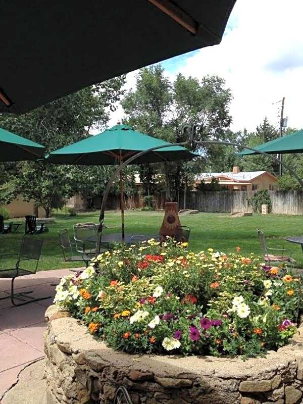 El Pueblo Lodge
