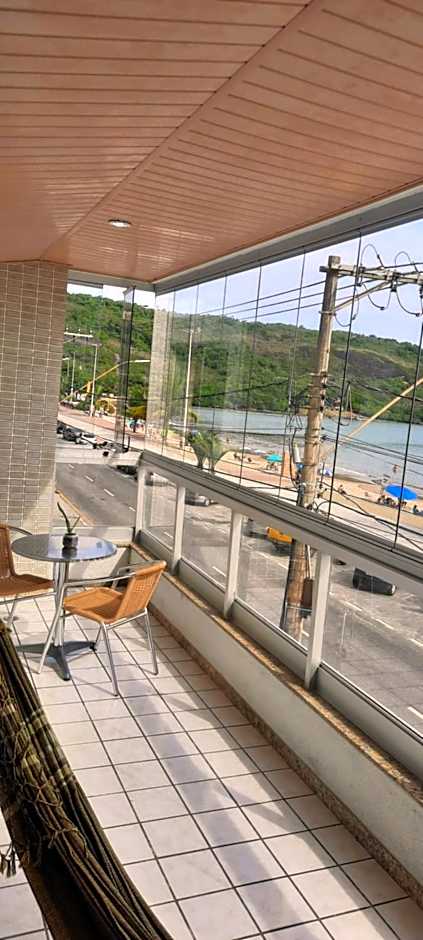Apartamento BEIRA MAR VISTA TOTAL - SENSAÇÃO DE CASA TÉRREA A BEIRA MAR - COZINHA EQUIPADA -AIR FRYER -ÁREA DE CHURRASCO PRIVATIVA- TVS SMART- DISNEY PLUS E OUTROS-PRAIA IDEAL PARA CRIANÇAS-PET FRIENDLY-KIT PRAIA 4 PESSOAS