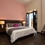 Decanter Hotel