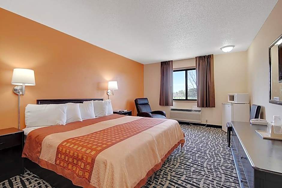 America's Quality Inn & Suites - Finlayson