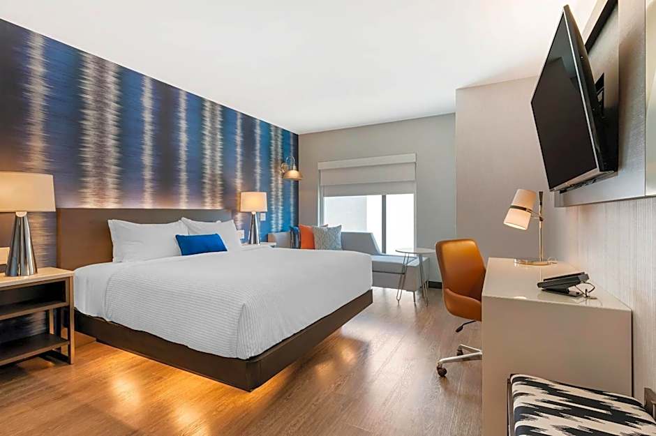 Cambria Hotel Detroit Downtown