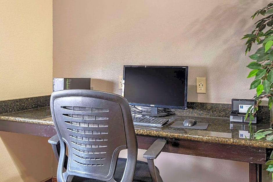 Comfort Inn & Suites