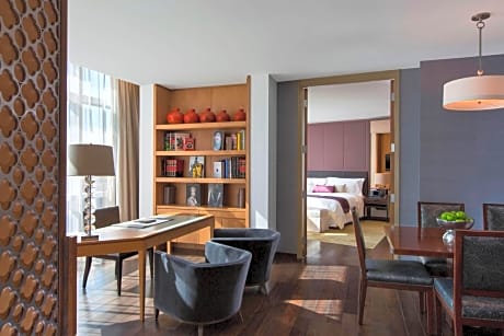 Astor - Butler Service, Suite, 1 King, Reforma Avenue view