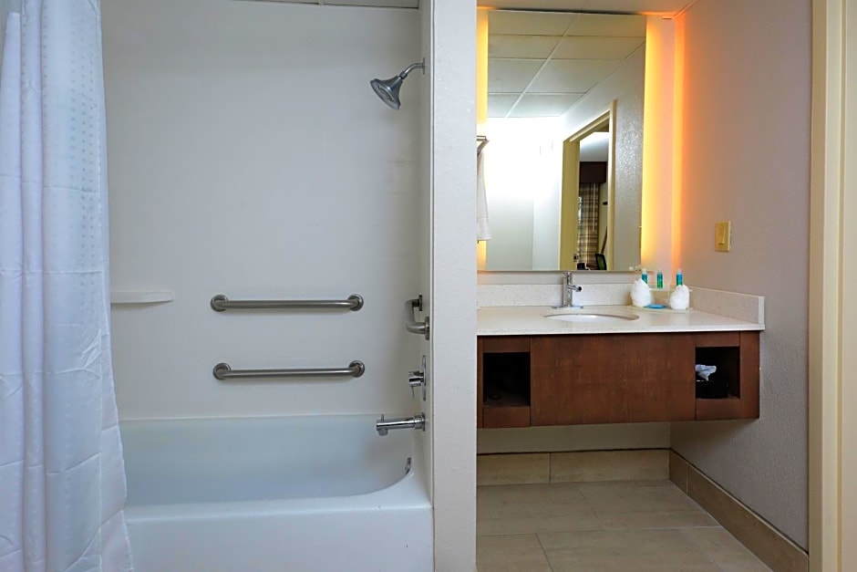 Holiday Inn Express & Suites Raleigh Durham Airport at RTP by IHG