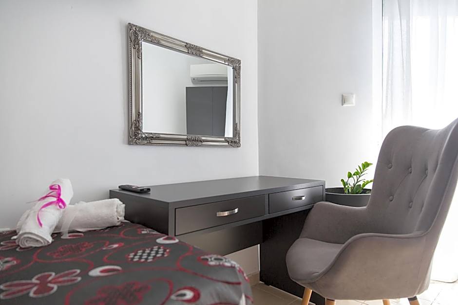 Anelia Boutique Studios & Apartments