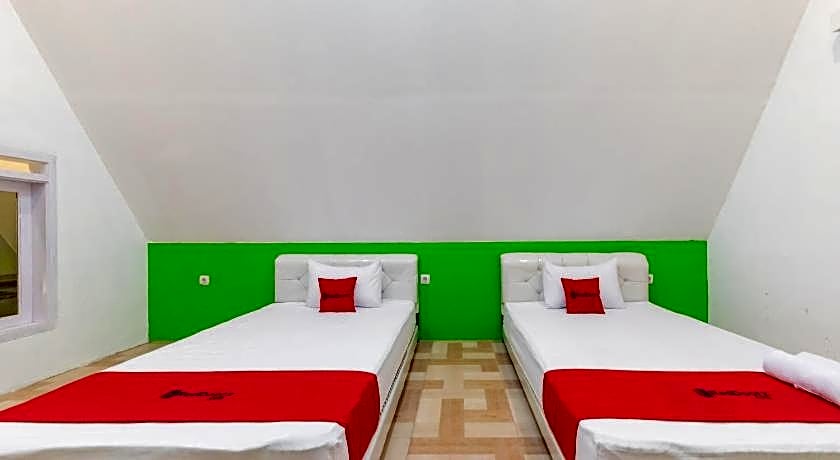 RedDoorz Syariah Plus near Sukabumi Station