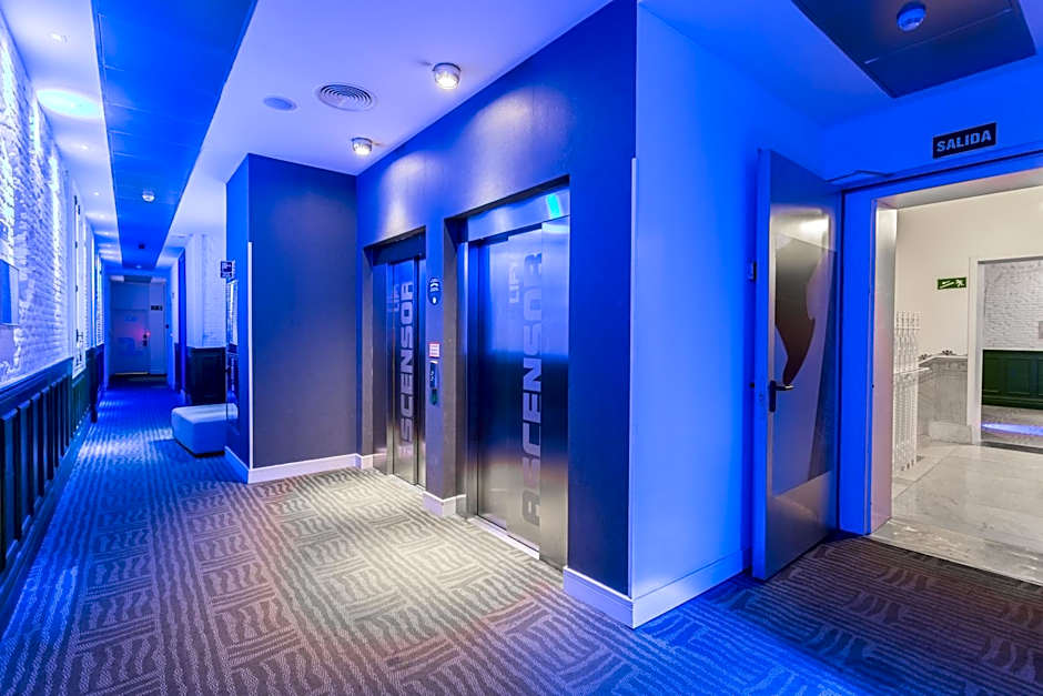 Petit Palace Lealtad Plaza